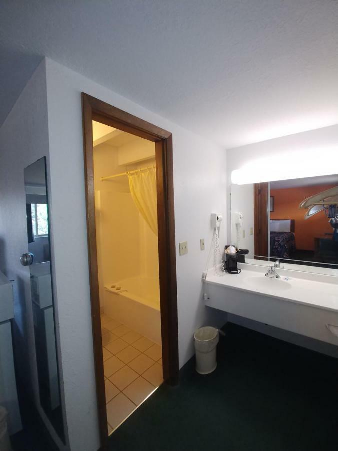 Amerivu Inn Harvest Estates New Hampton 외부 사진